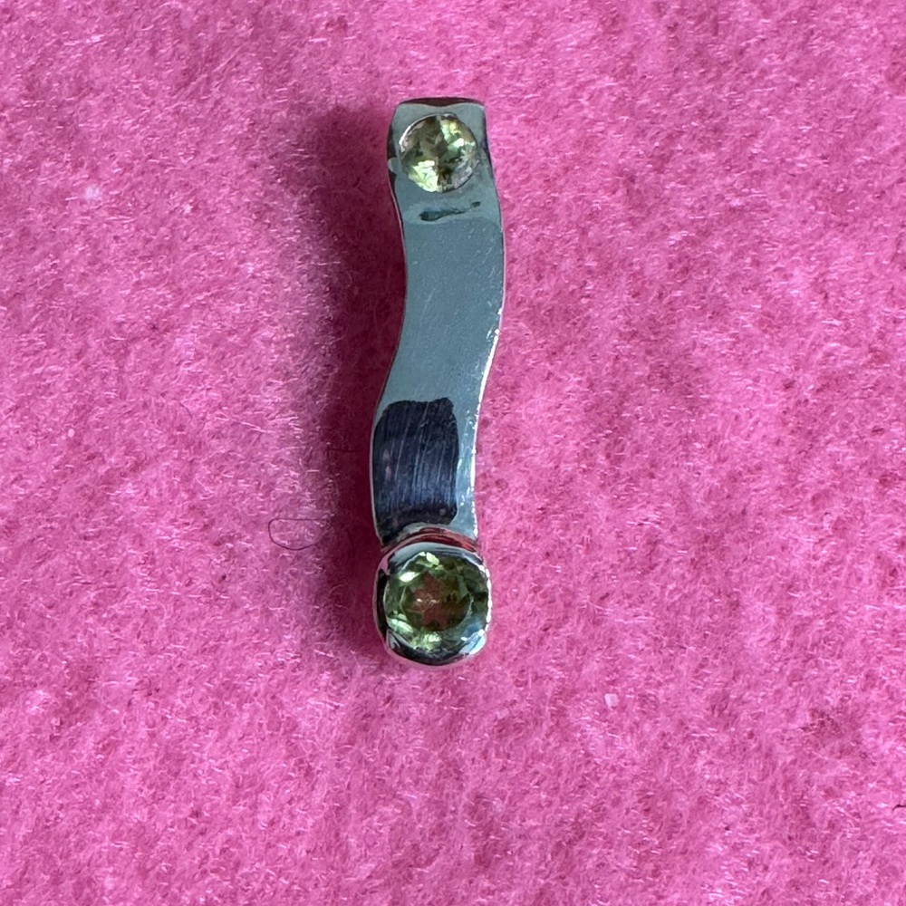 Peridot and 925 Silver Drop Pendant EC